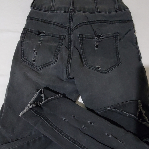 Distressed jeans - Picture 2 of 3